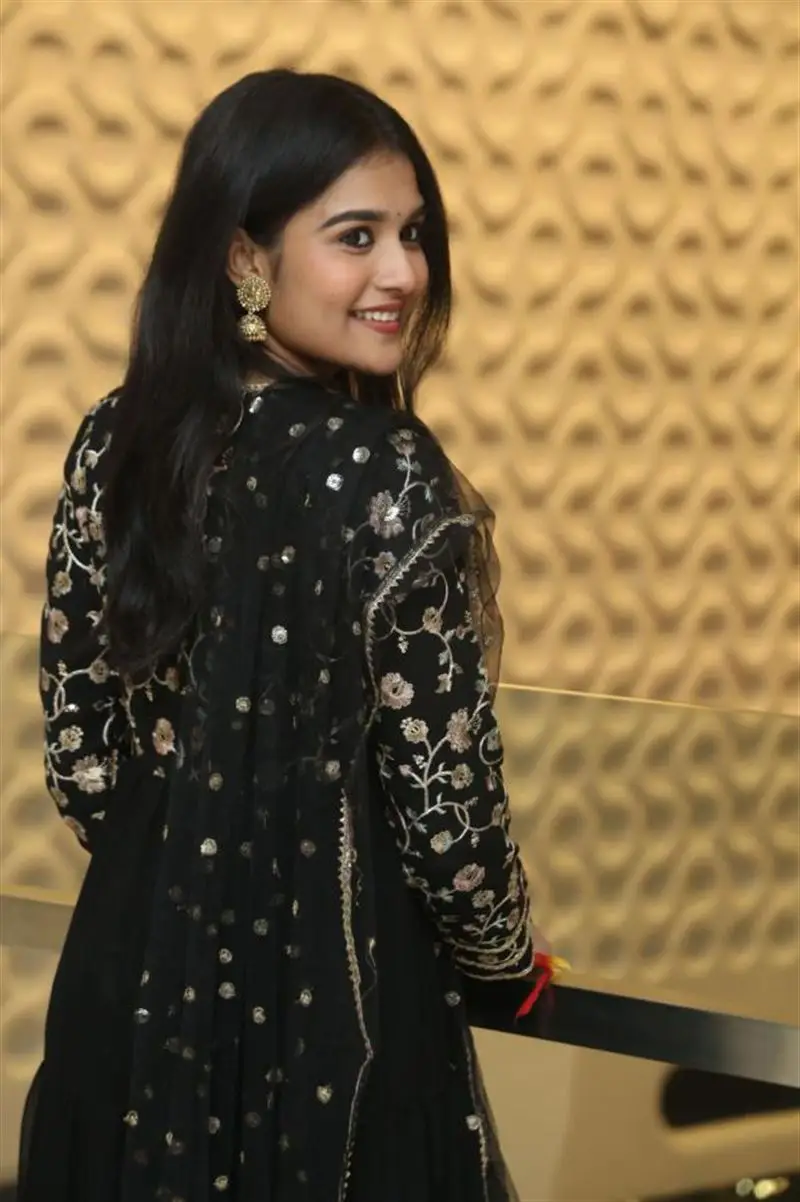 TELUGU GIRL SHREYA RANI REDDY IN BLACK DRESS 3